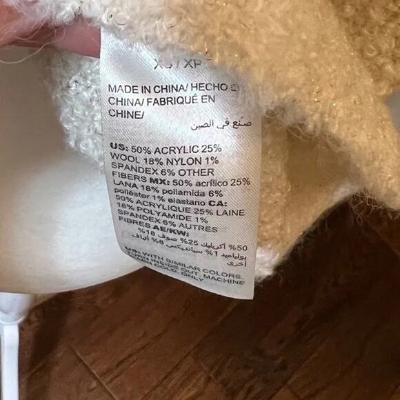 White House Black Market Pearl Detail Cardigan Sweater Sz XS - Picture 13 of 13